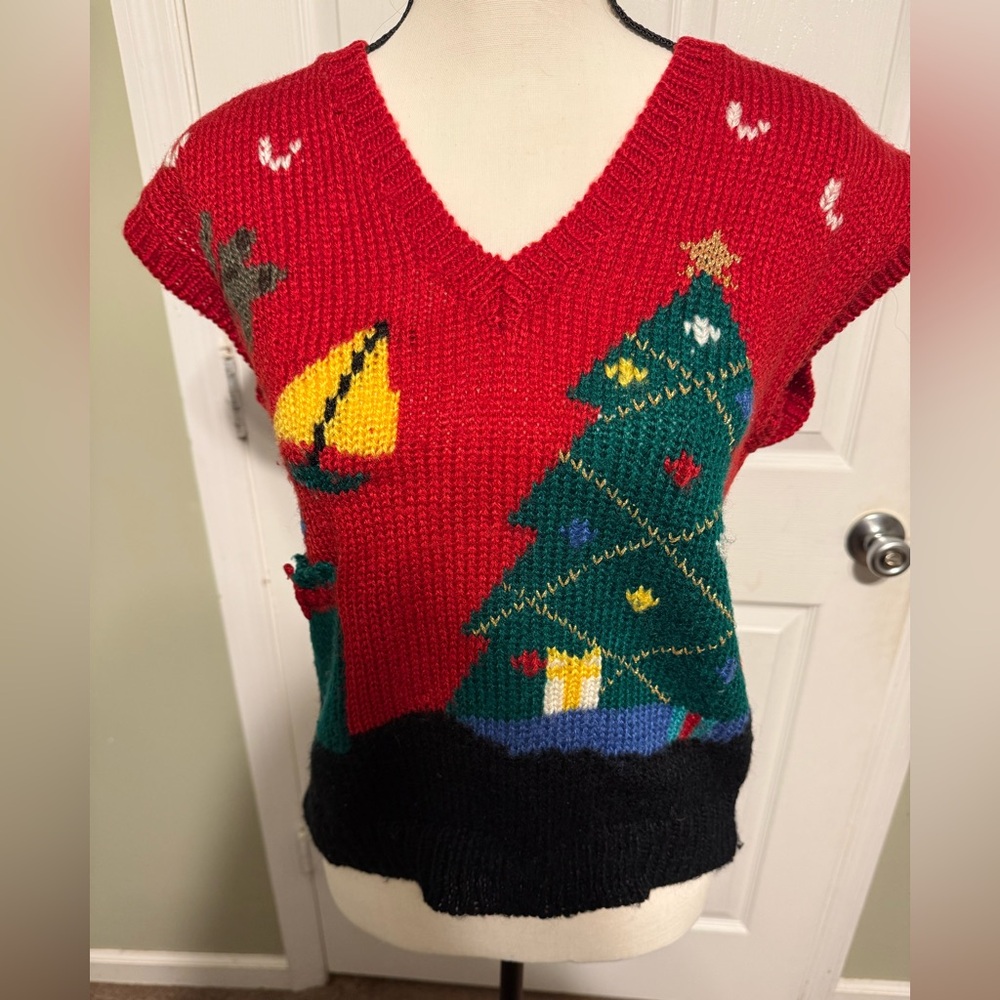 Windcrest Hand Knit Christmas Sweater Vest  Size M  Vintage